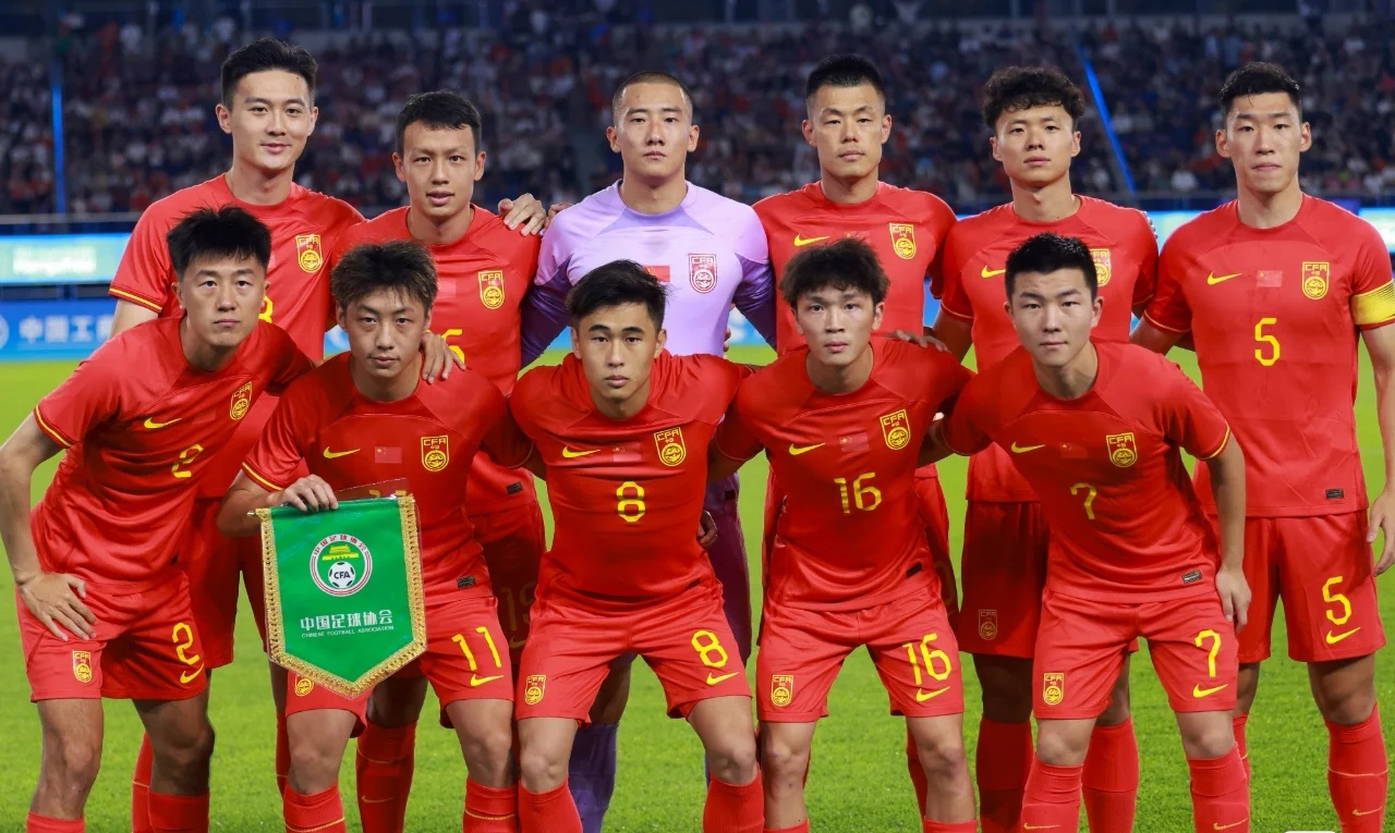 国足中前场搭配解析：技术与速度如何平衡？的简单介绍