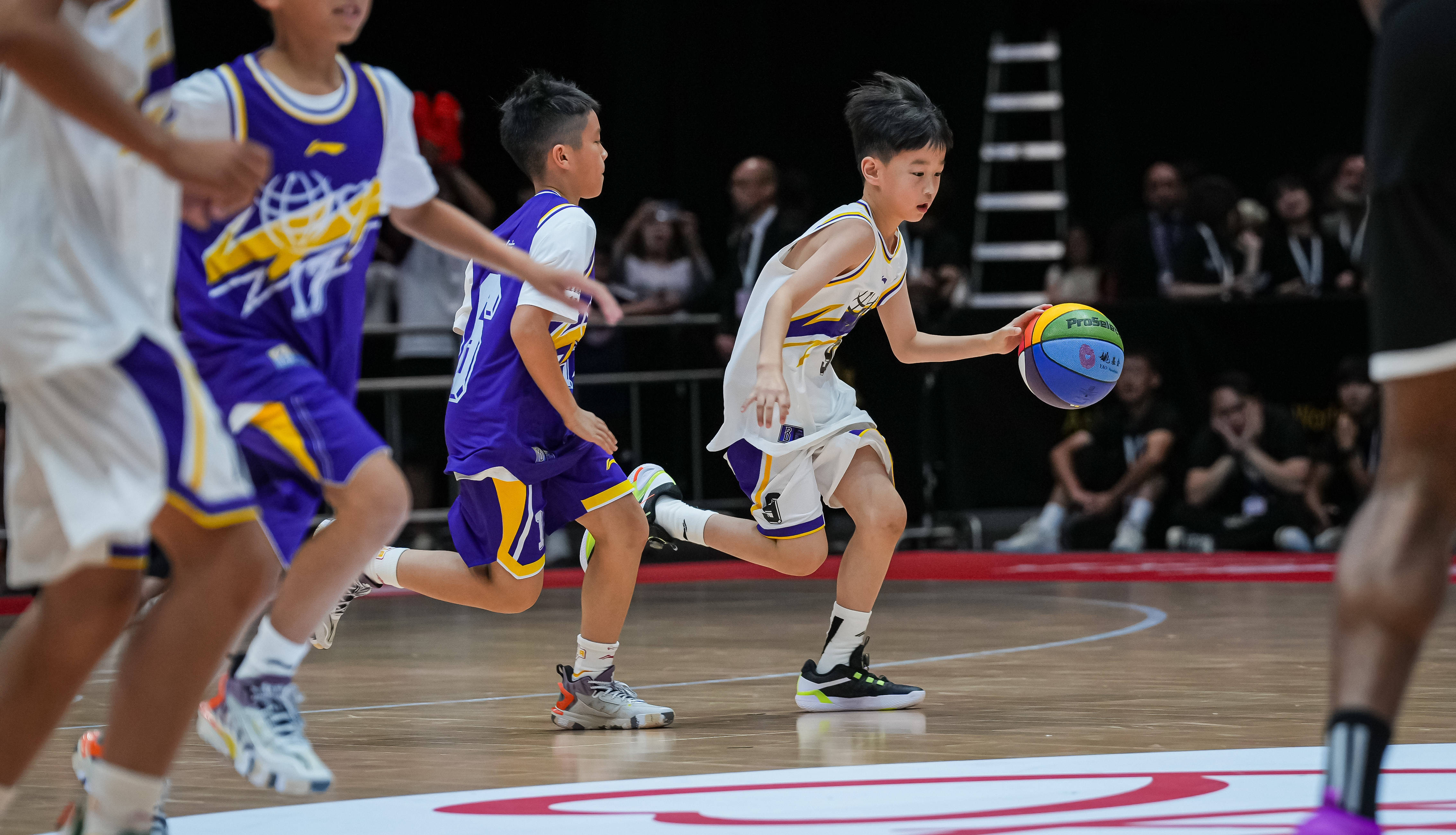 体育明星慈善赛，筹款超千万助灾区