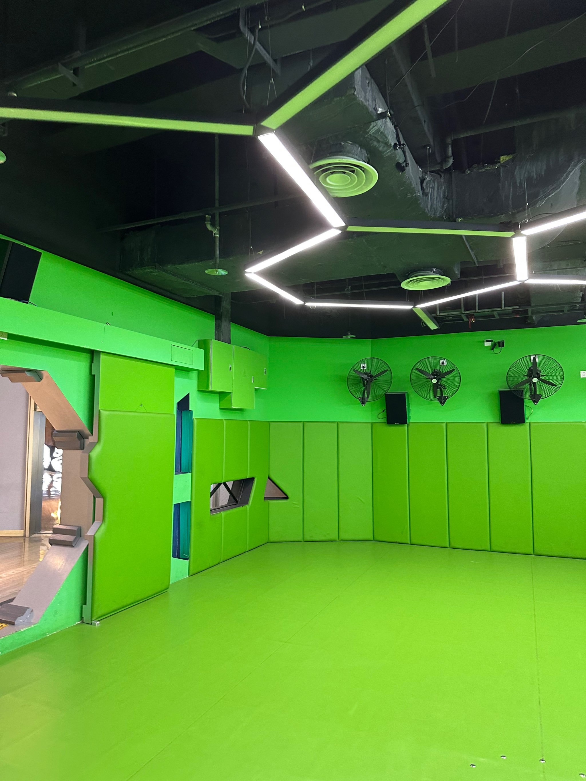 开云体育在线入口-电竞场馆2.0：全息投影技术如何改变观赛体验？